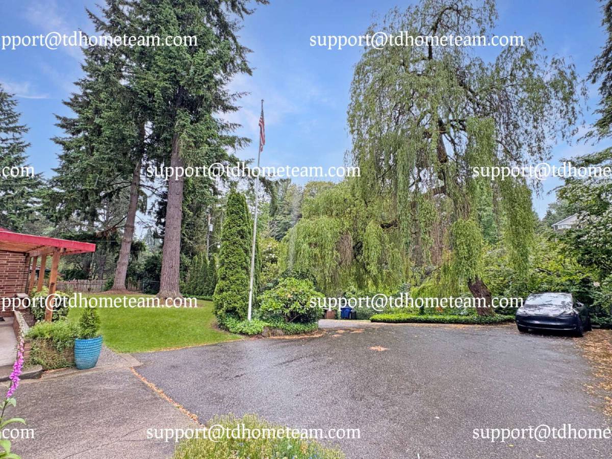 House for rent at 19904 60th Ave NE, Kenmore, WA 98028