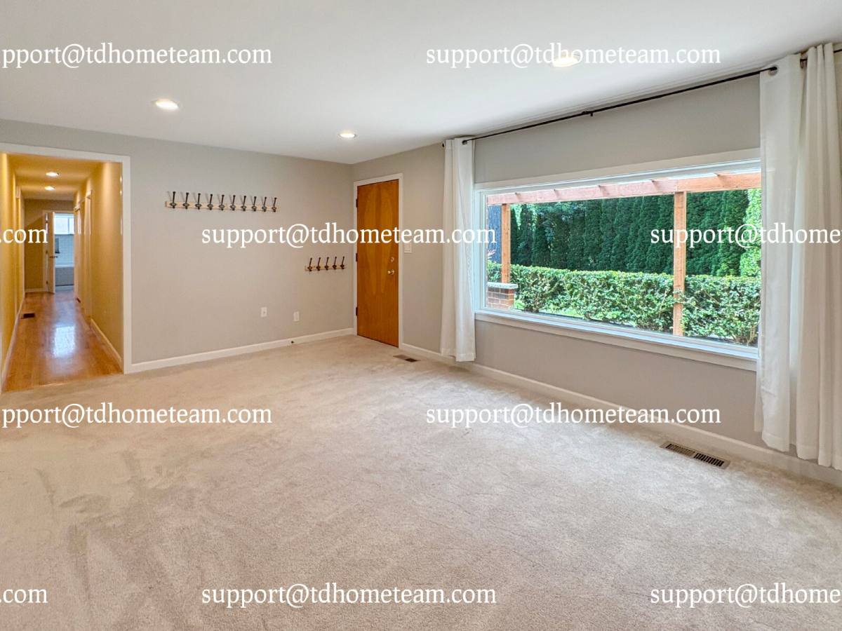 House for rent at 19904 60th Ave NE, Kenmore, WA 98028