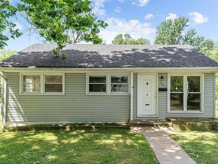House for rent at 301 Estridge Rd, Saint Louis, MO 63137