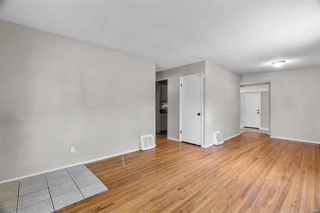 House for rent at 301 Estridge Rd, Saint Louis, MO 63137