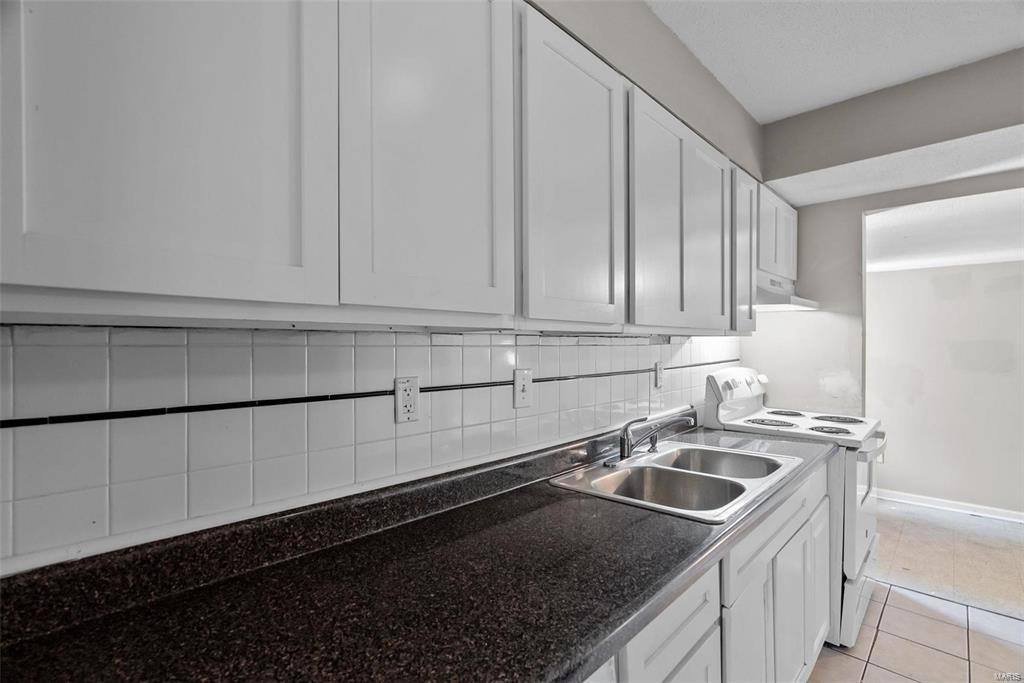 House for rent at 301 Estridge Rd, Saint Louis, MO 63137