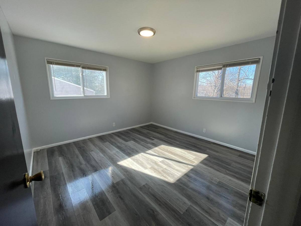 House for rent at 3421 Elmhurst Dr, Saint Louis, MO 63121