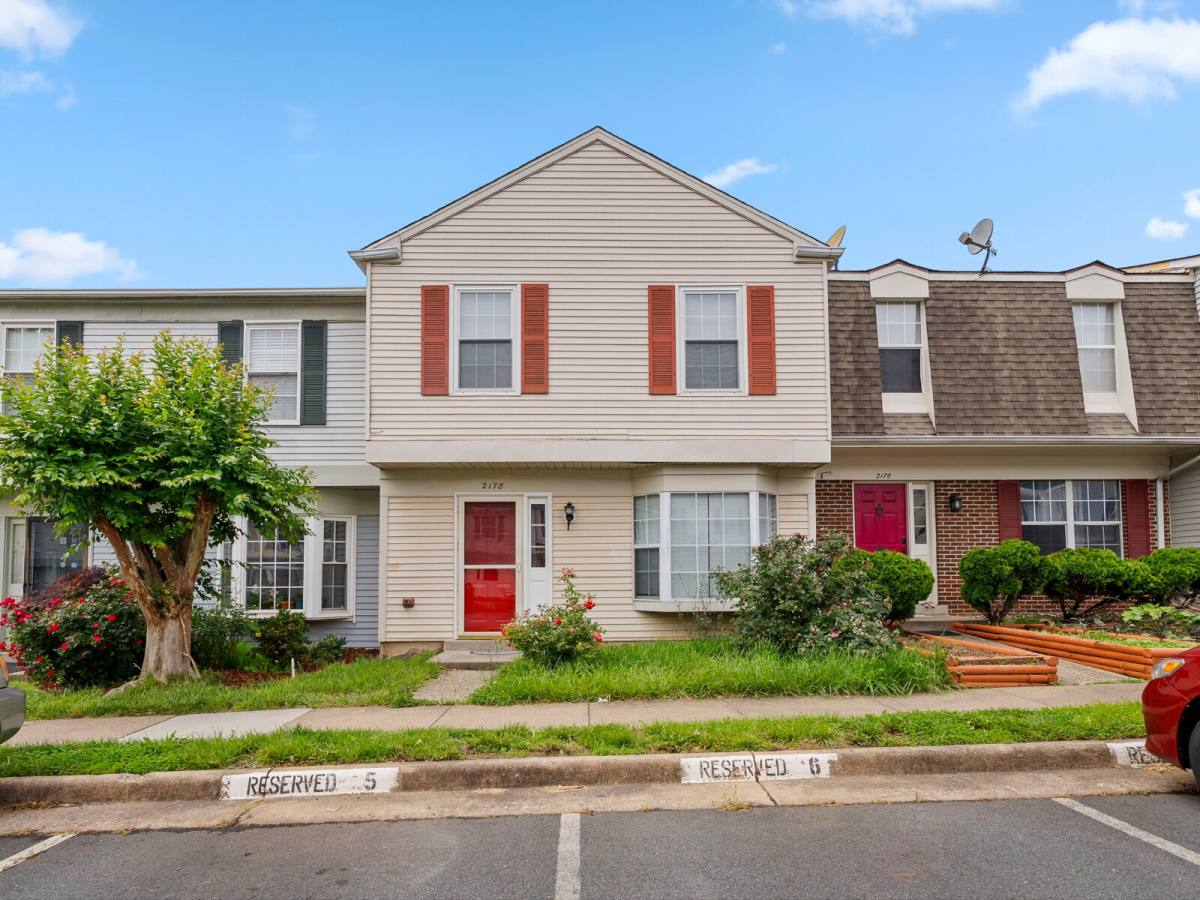 Townhouse for rent at 2178 Mager Dr, Herndon, VA 20170