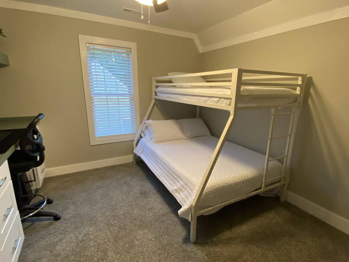 House for rent at 127 Arbors Court, Central, SC 29630