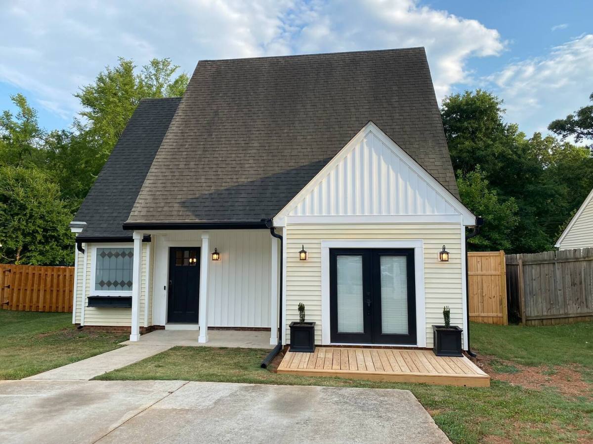 House for rent at 127 Arbors Court, Central, SC 29630
