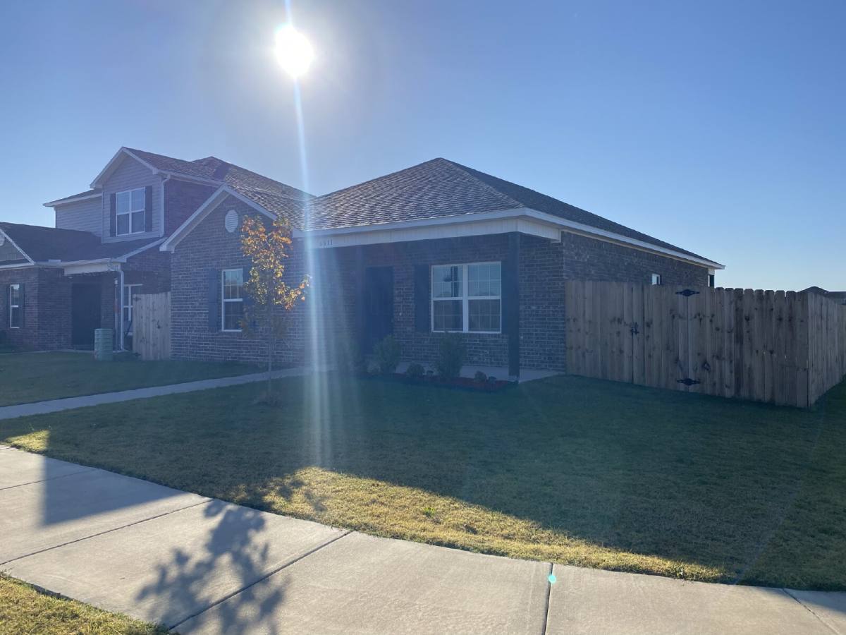 House for rent at 6611 SW Warrington Rd, Bentonville, AR 72713