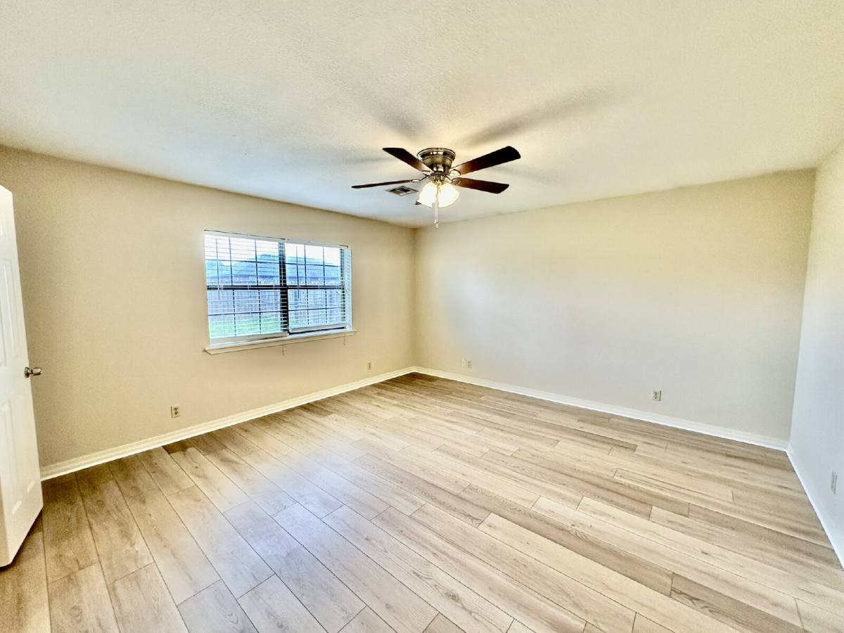 House for rent at 2311 W Willow St, Rogers, AR 72758