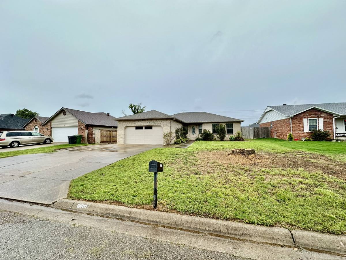 House for rent at 2311 W Willow St, Rogers, AR 72758