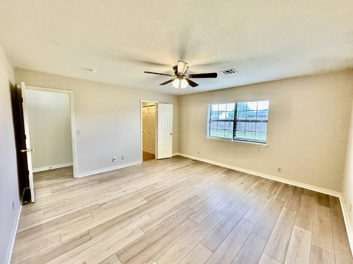 House for rent at 2311 W Willow St, Rogers, AR 72758