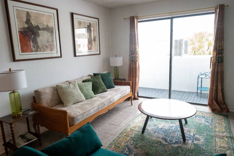 Apartment for rent at 1418 Collins Ave #403, Miami Beach, FL 33139