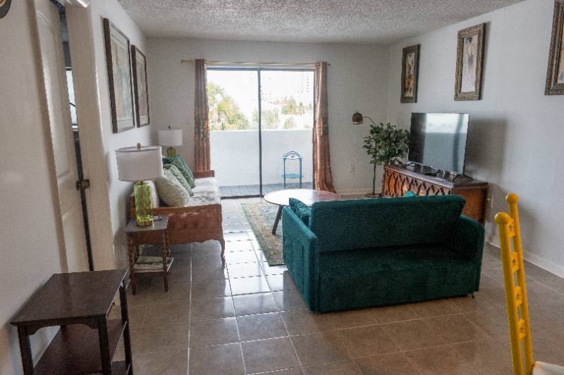 Apartment for rent at 1418 Collins Ave #403, Miami Beach, FL 33139