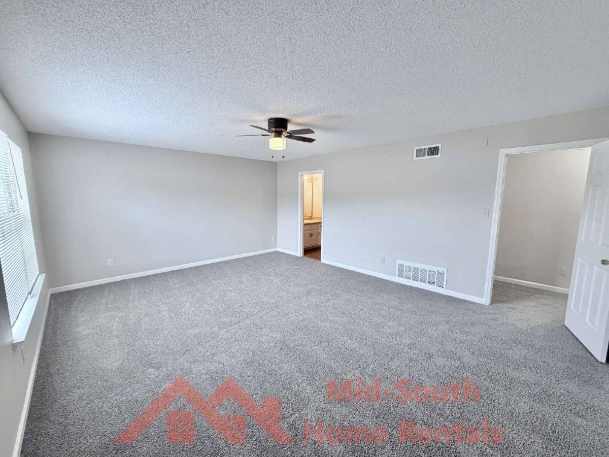 House for rent at 3942 Chelsea Hill Dr, Memphis, TN 38128