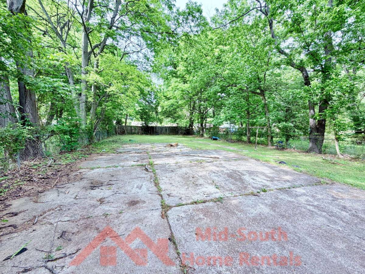 House for rent at 452 Delta Rd, Memphis, TN 38109
