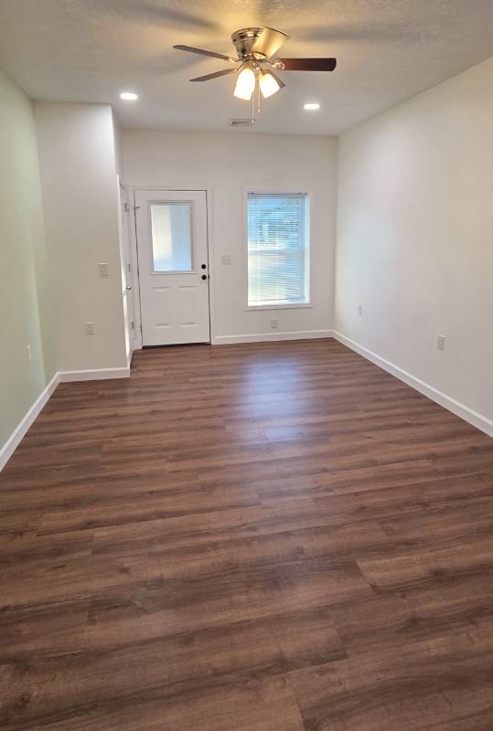 Apartment for rent at 1235 Perry St #B, Vincennes, IN 47591