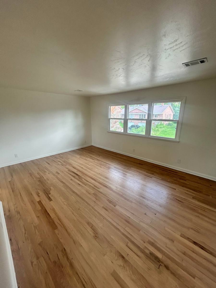 Apartment for rent at 6020 Birch St #3, Omaha, NE 68104
