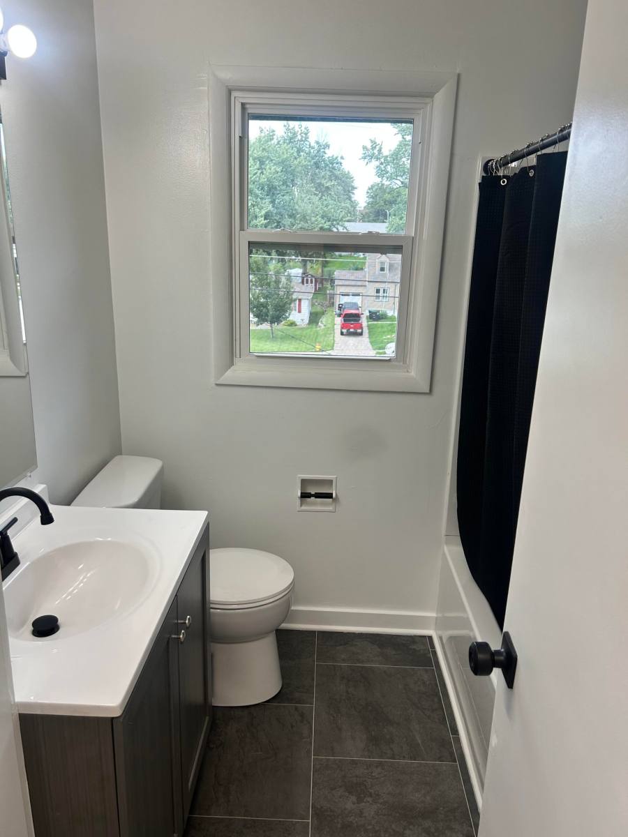 Apartment for rent at 6020 Birch St #3, Omaha, NE 68104