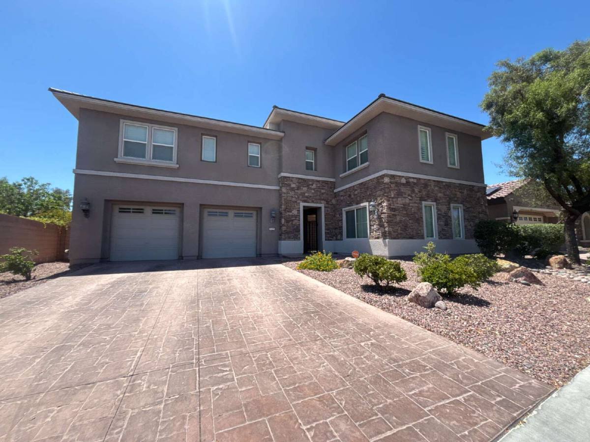 House for rent at 8225 Broad Peak Dr, Las Vegas, NV 89131