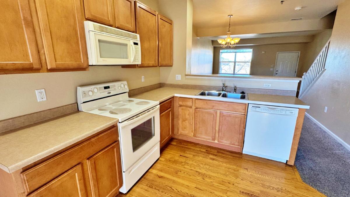 Townhouse for rent at 14891 E Centrepoint Dr, Aurora, CO 80012