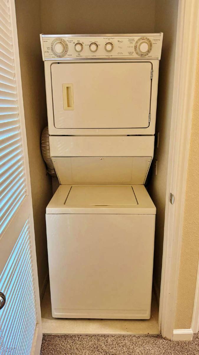 Townhouse for rent at 14891 E Centrepoint Dr, Aurora, CO 80012
