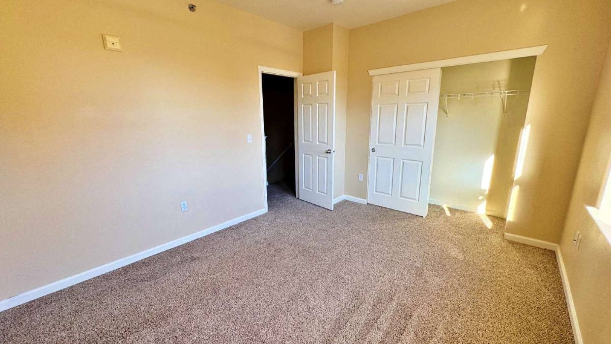 Townhouse for rent at 14891 E Centrepoint Dr, Aurora, CO 80012