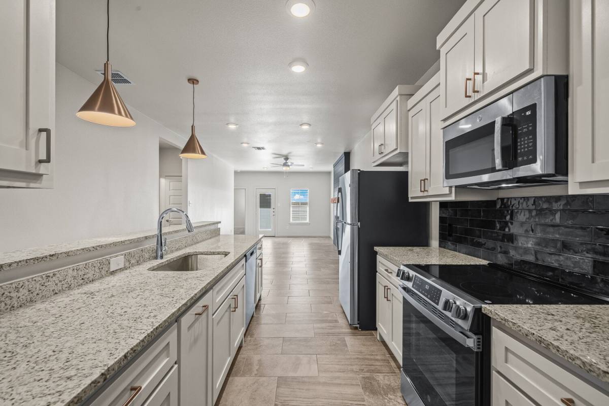 Townhouse for rent at 1113 N 7th St, Wolfforth, TX 79382