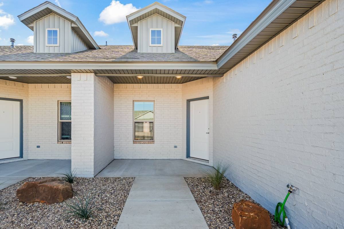 Townhouse for rent at 1113 N 7th St, Wolfforth, TX 79382