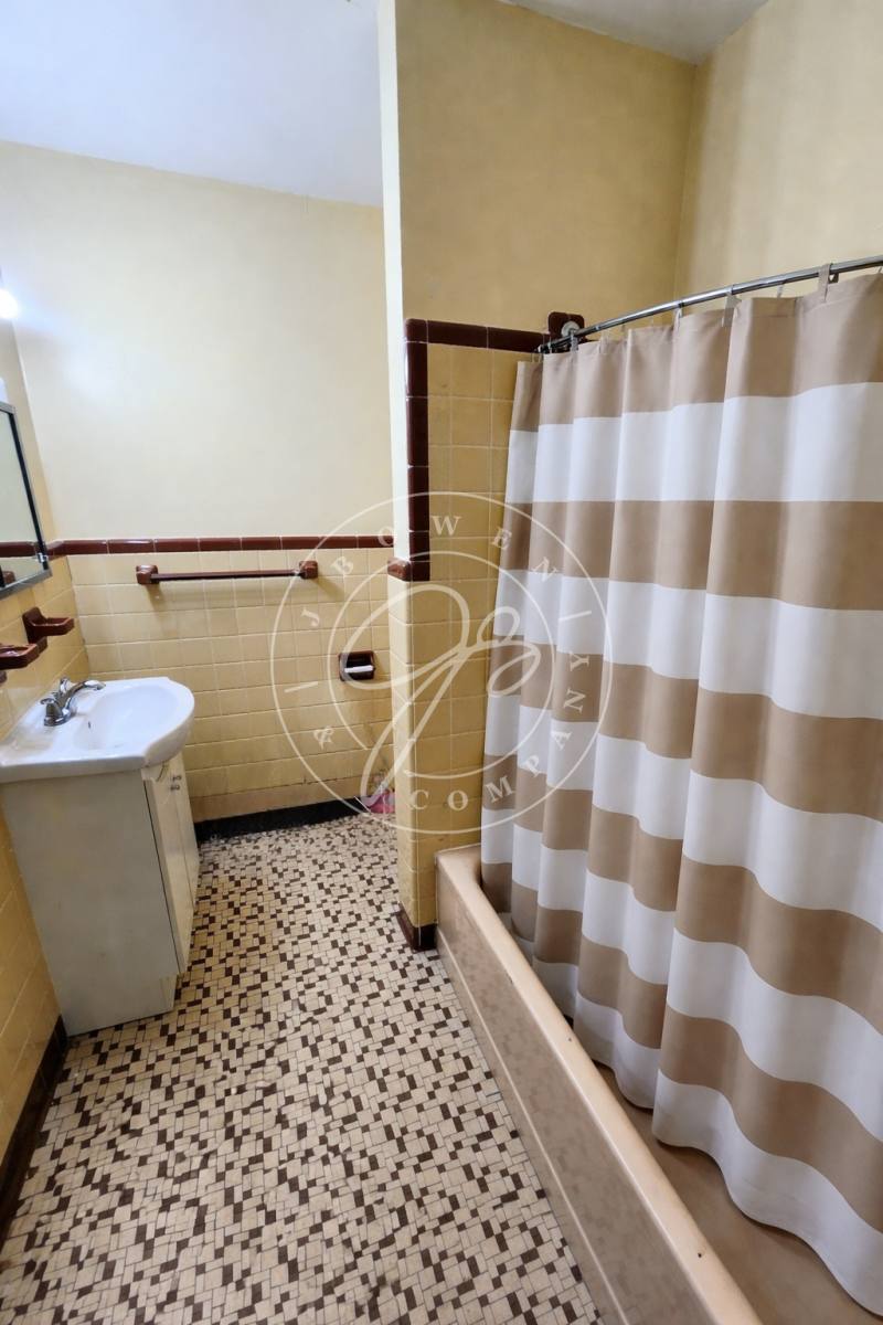 Apartment for rent at 4239 Lewis Ave #2, Toledo, OH 43612