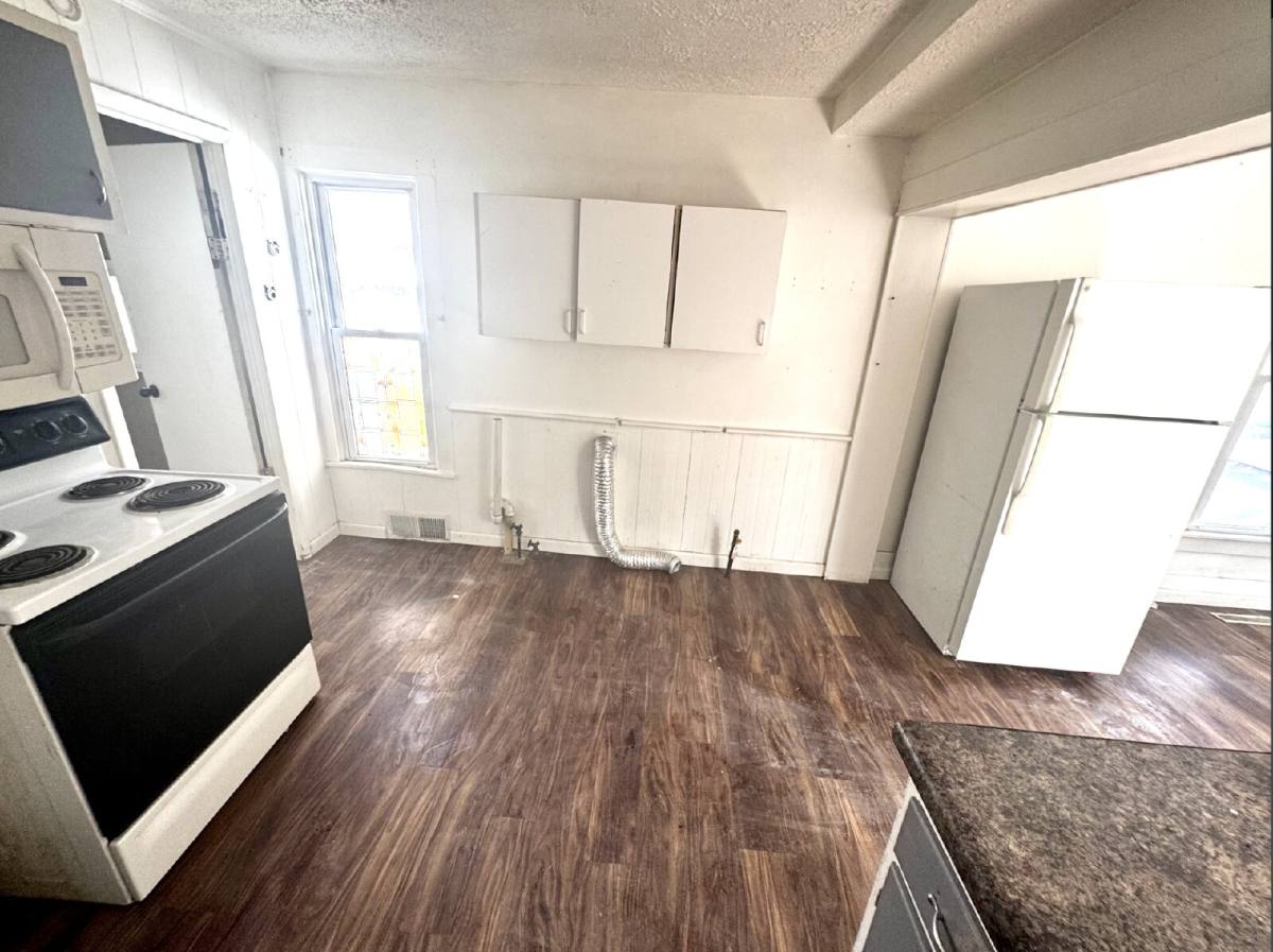 House for rent at 2015 Warner, Bay City, MI 48706