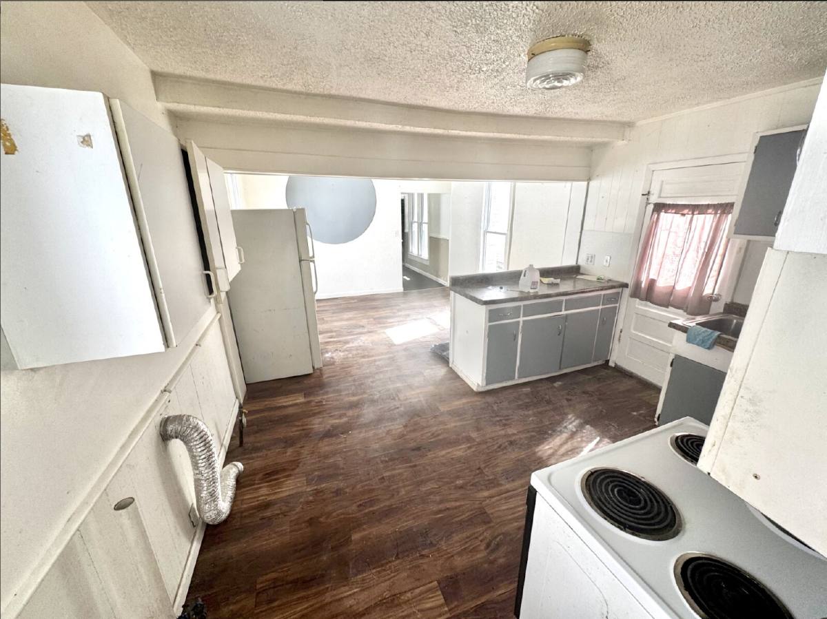 House for rent at 2015 Warner, Bay City, MI 48706