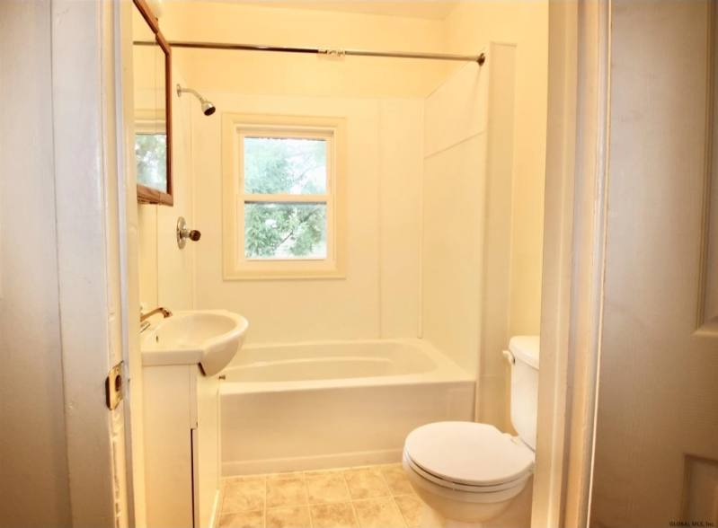 Apartment for rent at 530 3rd St #2, Albany, NY 12206