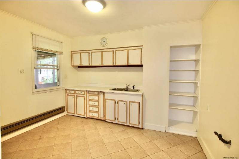 Apartment for rent at 530 3rd St #2, Albany, NY 12206