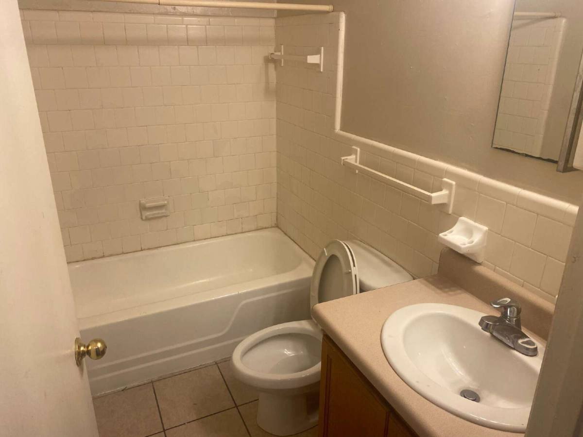 Condo for rent at 2020 Continental Ave #124, Tallahassee, FL 32304