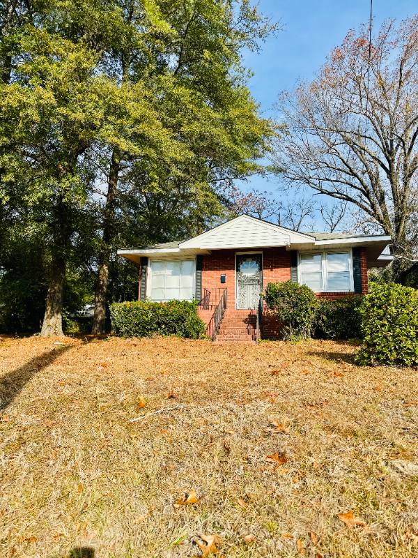 House for rent at 112 Quincy St, Fayetteville, NC 28301