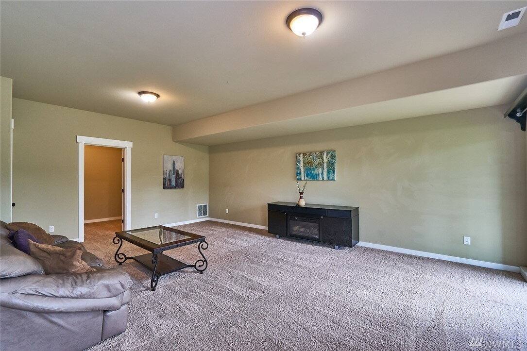 Townhouse for rent at 12442 SE 270th St, Kent, WA 98030