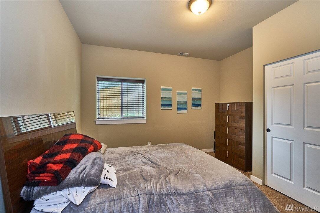 Townhouse for rent at 12442 SE 270th St, Kent, WA 98030