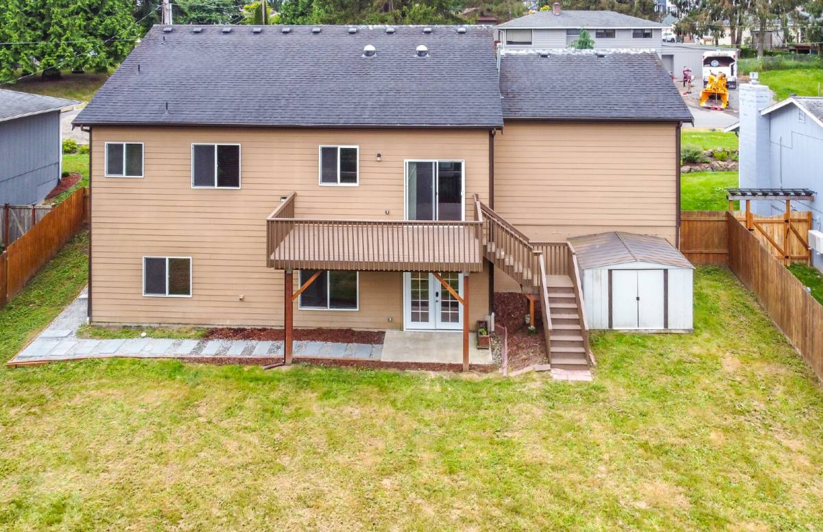 Townhouse for rent at 12442 SE 270th St, Kent, WA 98030