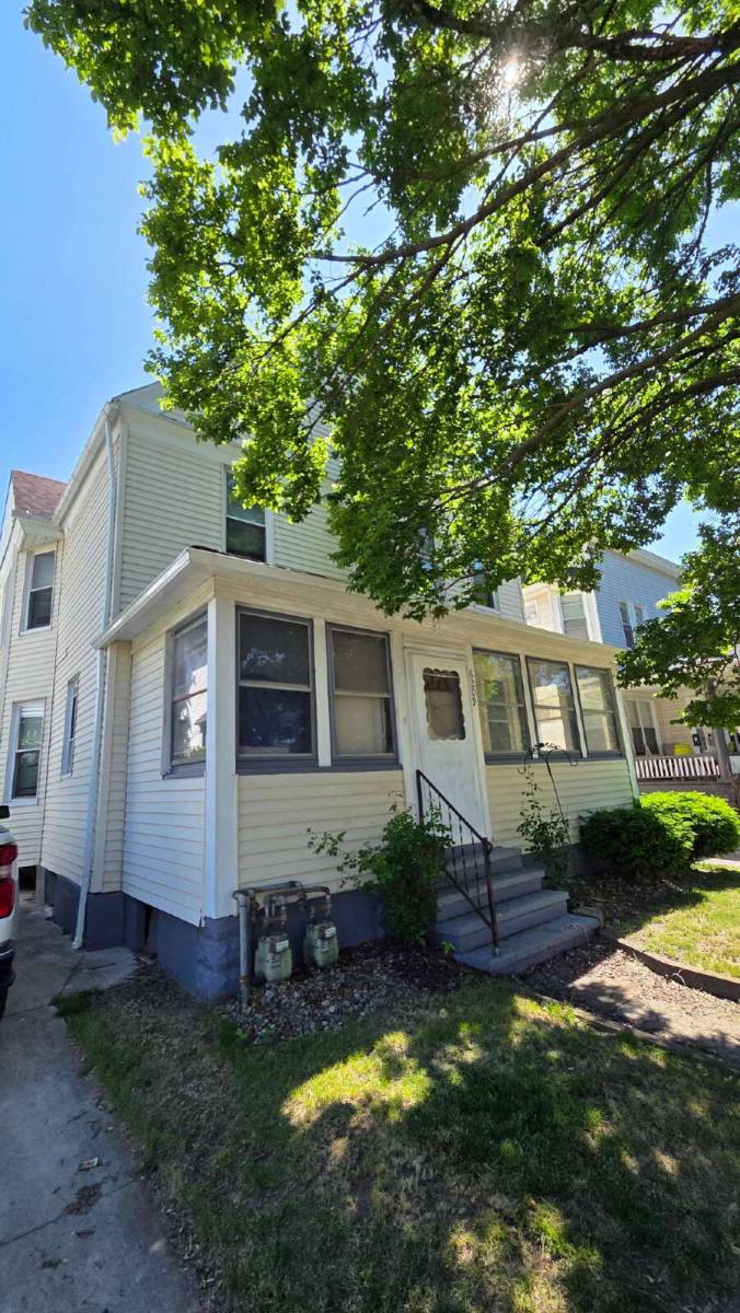 Townhouse for rent at 6209 Bridge Ave #2, Cleveland, OH 44102