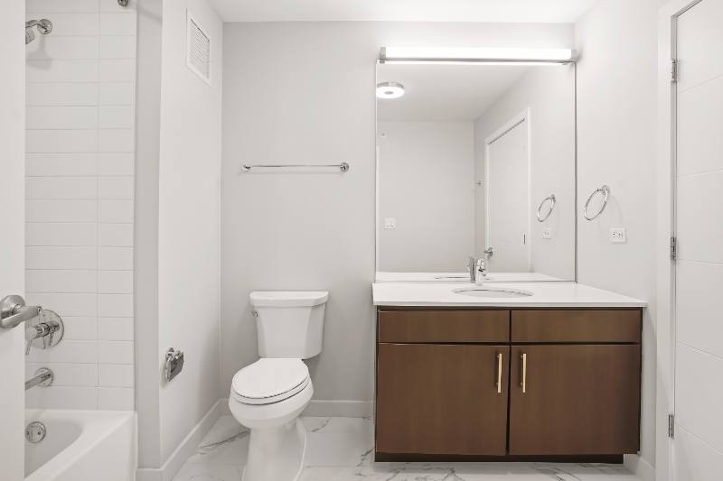 Apartment for rent at 717 W Adams St, Chicago, IL 60661