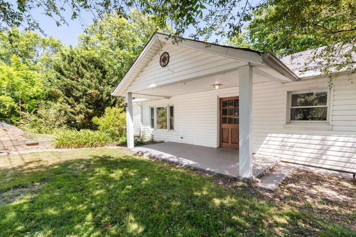 Apartment for rent at 2 Evergreen Ave, Asheville, NC 28806