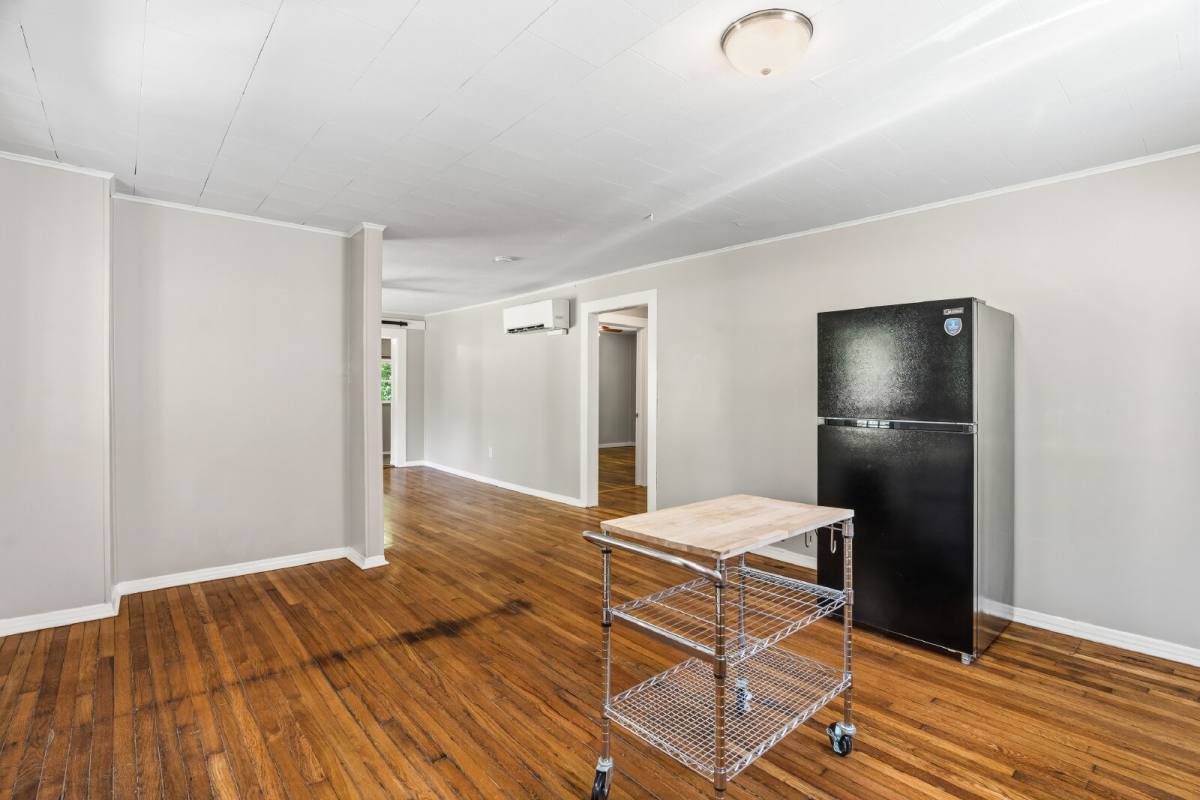 Apartment for rent at 2 Evergreen Ave, Asheville, NC 28806