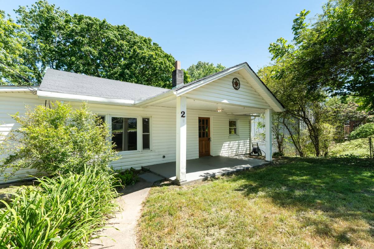 Apartment for rent at 2 Evergreen Ave, Asheville, NC 28806