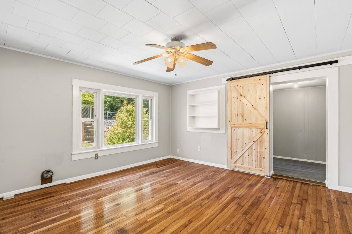 Apartment for rent at 2 Evergreen Ave, Asheville, NC 28806