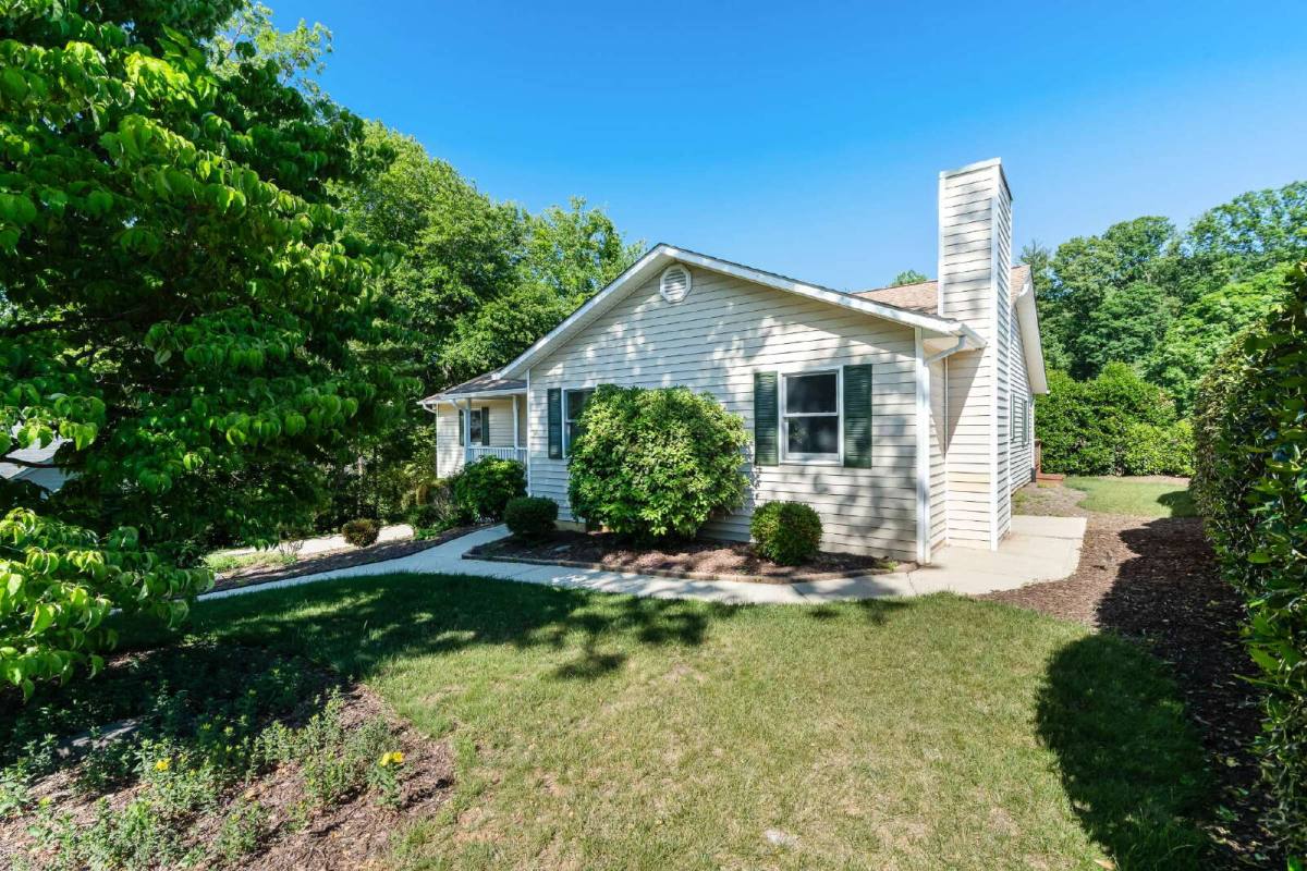House for rent at 105 Goldfinch Lane, Asheville, NC 28803