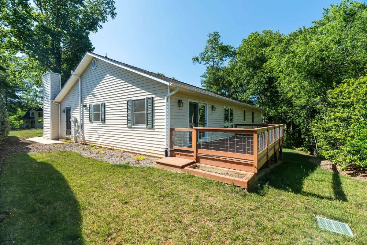 House for rent at 105 Goldfinch Lane, Asheville, NC 28803
