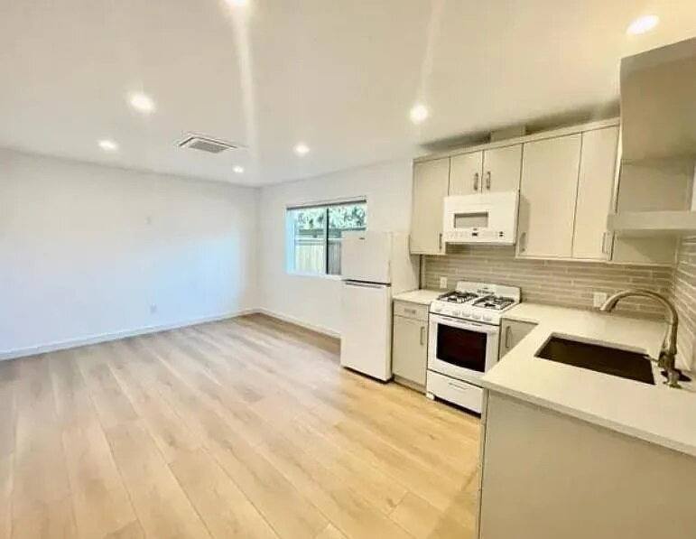 Apartment for rent at 1821 Chino St, Santa Barbara, CA 93101