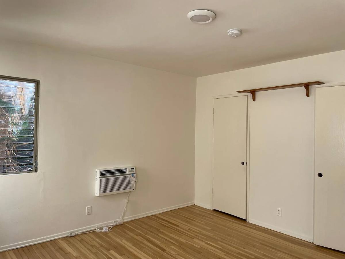 Apartment for rent at 4221 Longridge Ave, Studio City, CA 91604