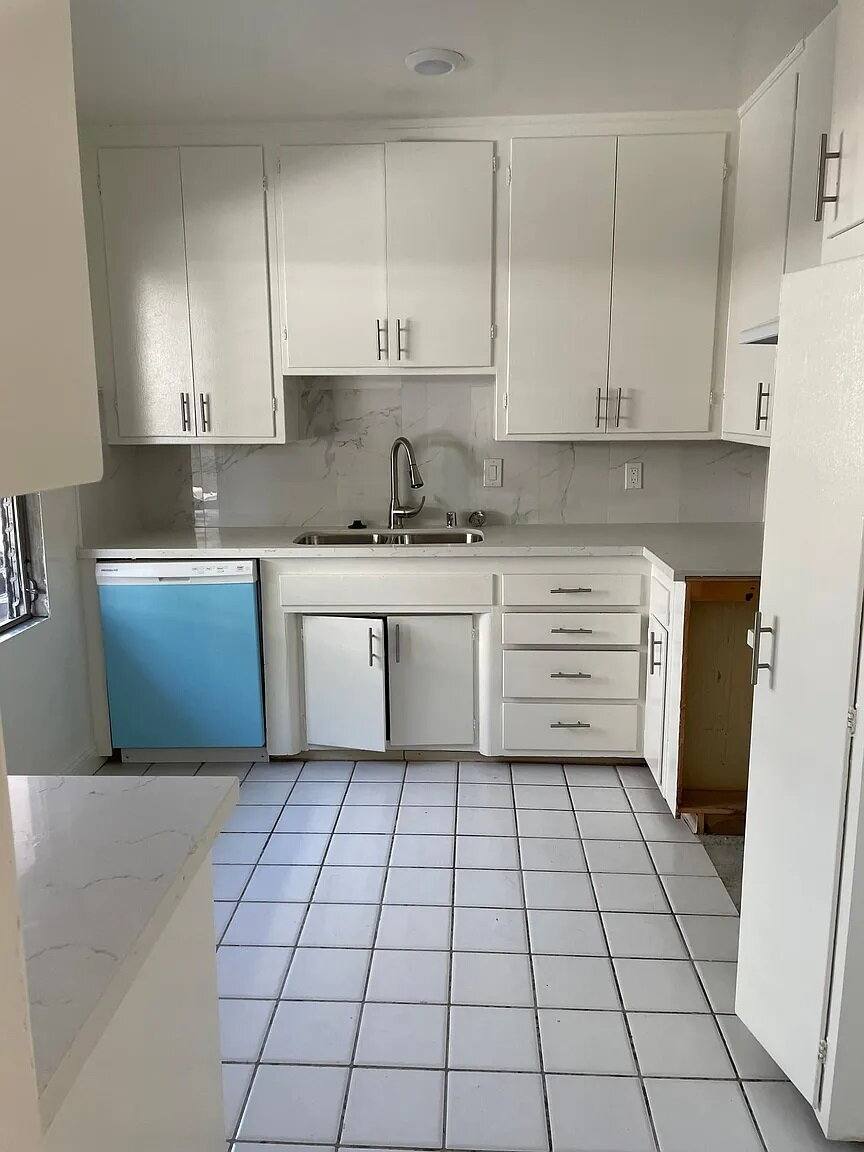 Apartment for rent at 4221 Longridge Ave, Studio City, CA 91604