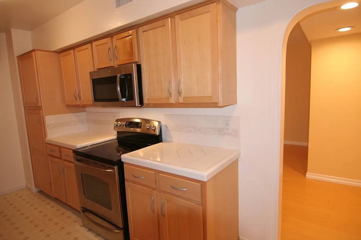 Apartment for rent at 4915 Tyrone Ave, Sherman Oaks, CA 91423