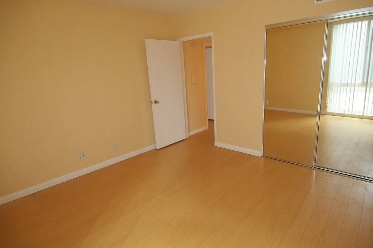 Apartment for rent at 4915 Tyrone Ave, Sherman Oaks, CA 91423