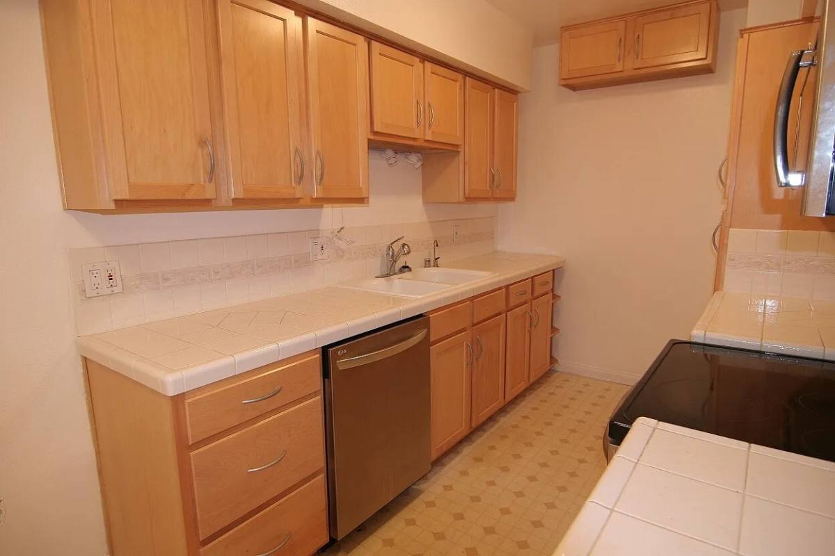 Apartment for rent at 4915 Tyrone Ave, Sherman Oaks, CA 91423